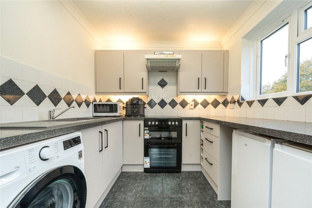 Property photo 2 of 8 Picture No. 06