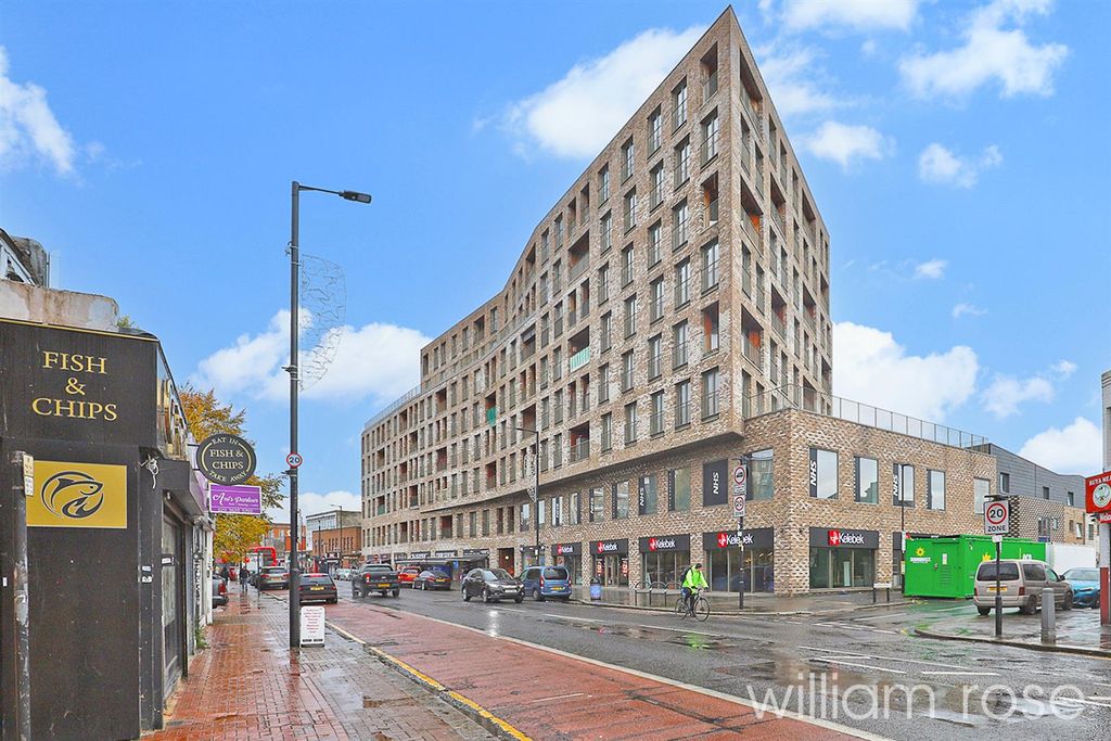 Property photo 1 of 21