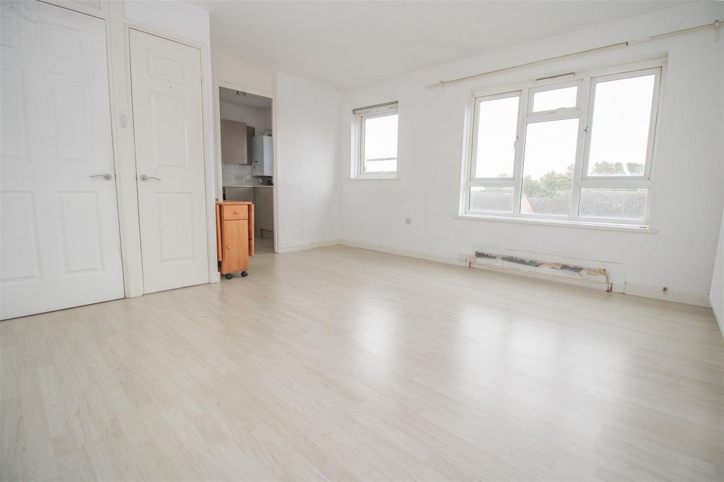 Property photo 2 of 7 Img_5841.Jpg