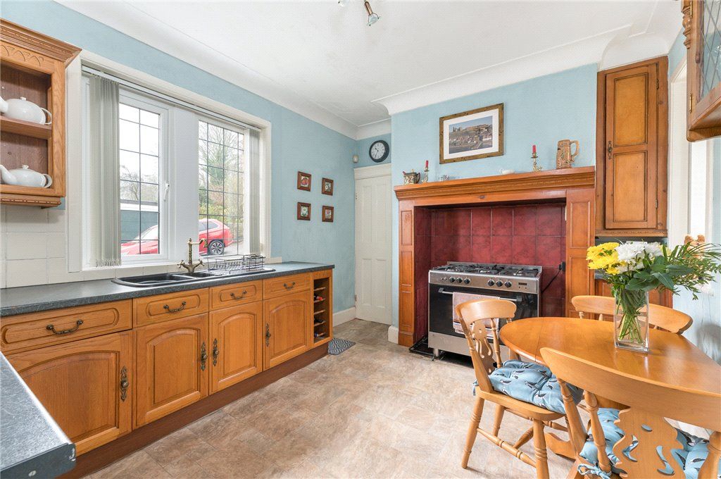 Property photo 3 of 30 Kitchen