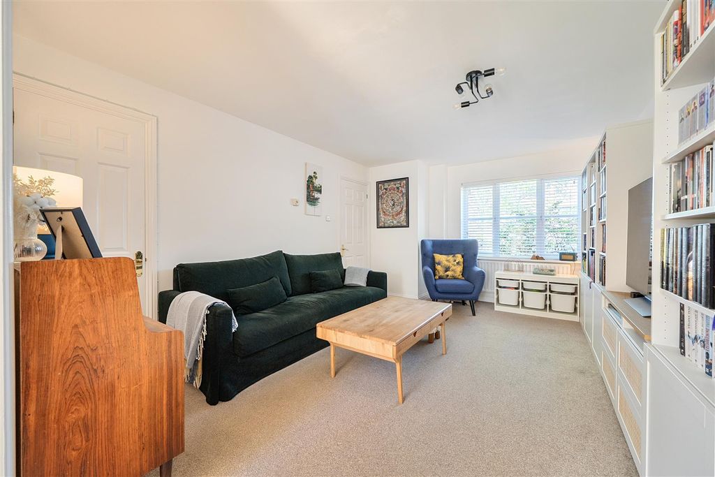 Property photo 3 of 20 1439827-12-69Eb67748Ea72.Jpg