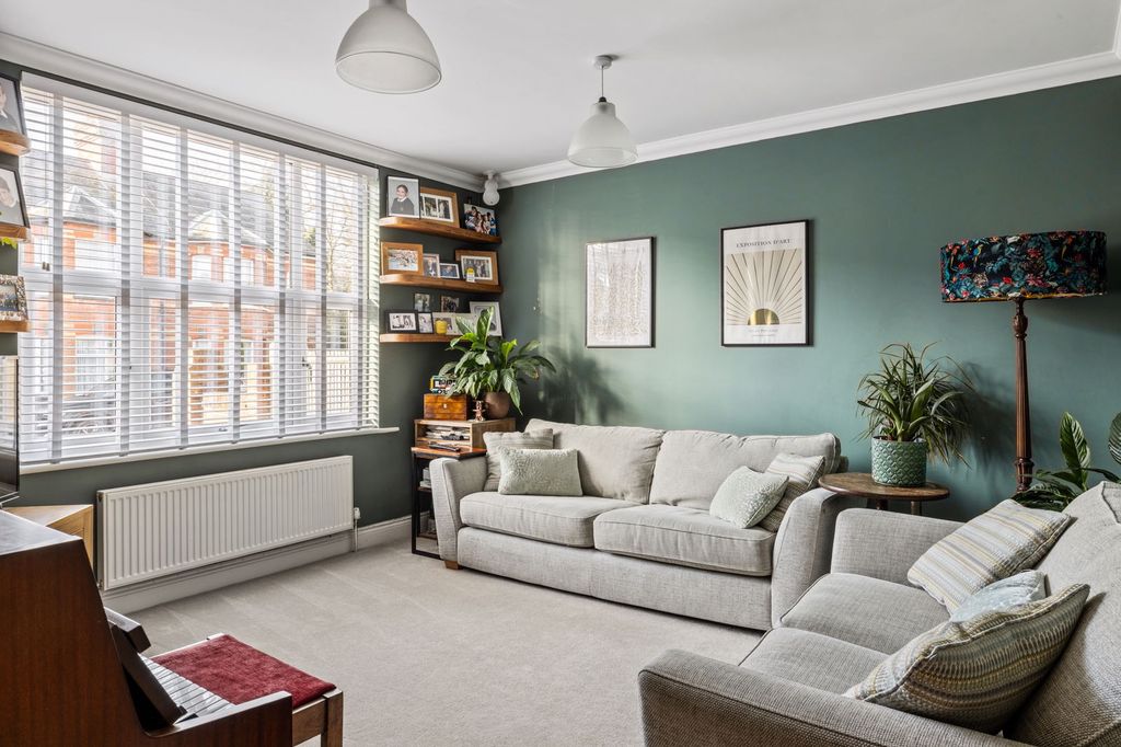 Property photo 2 of 17