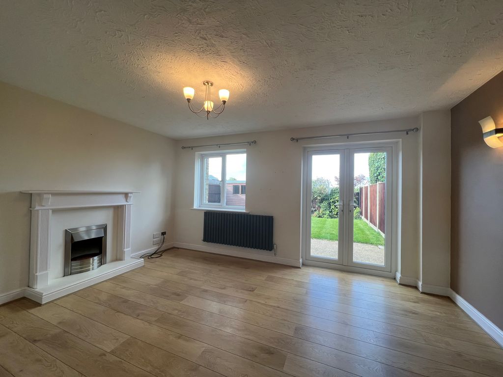 Property photo 3 of 9 Living Room