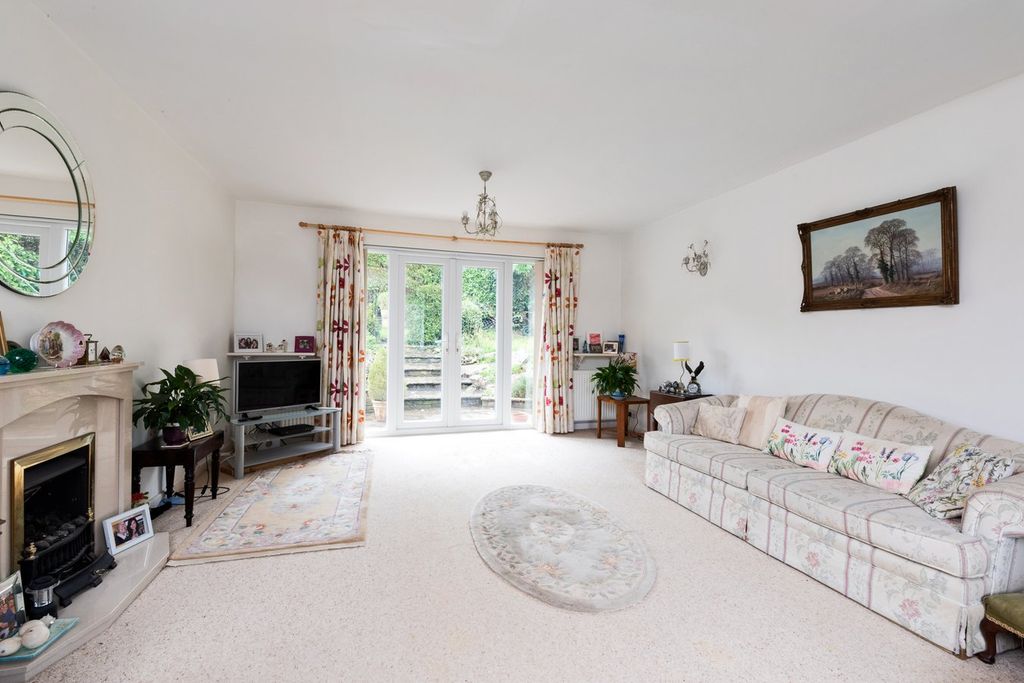 Property photo 2 of 12