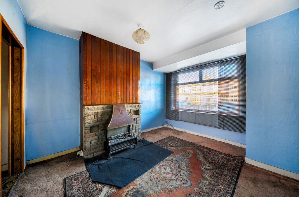 Property photo 2 of 16 1385560-14-6927A7...