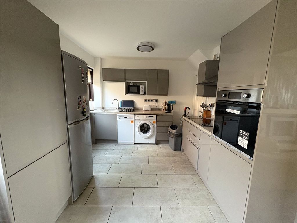 Property photo 3 of 17 Picture No. 04