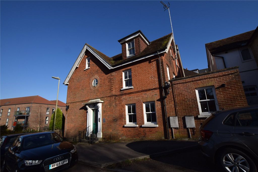 Property photo 1 of 9 Picture No. 10