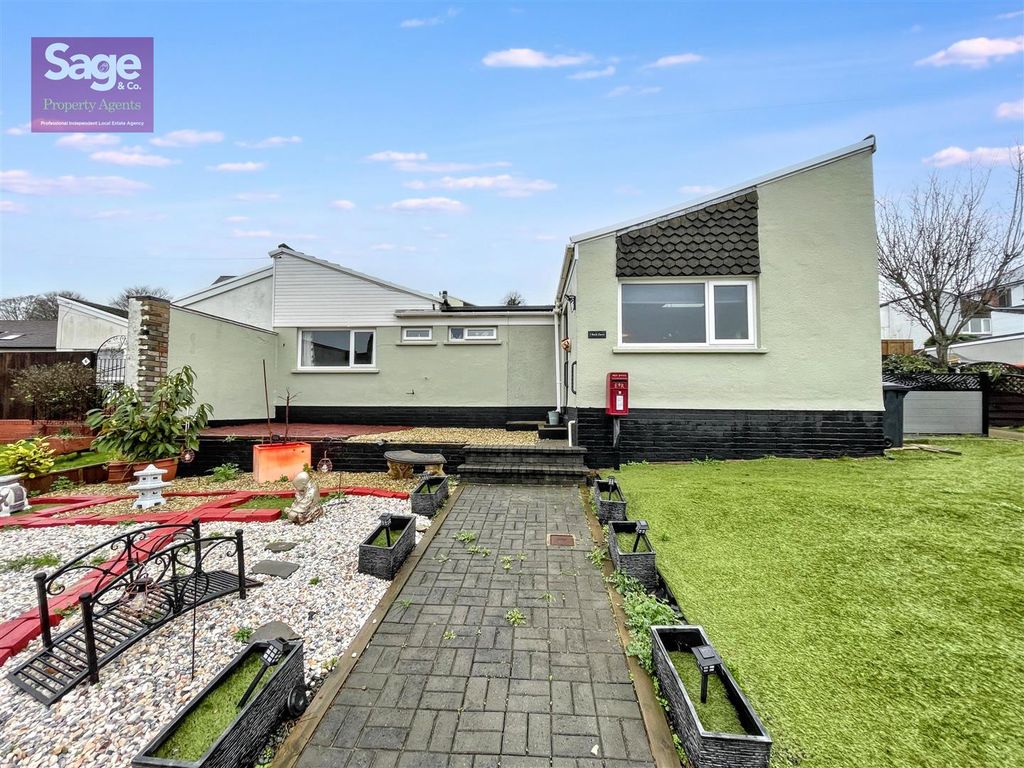 Property photo 1 of 28