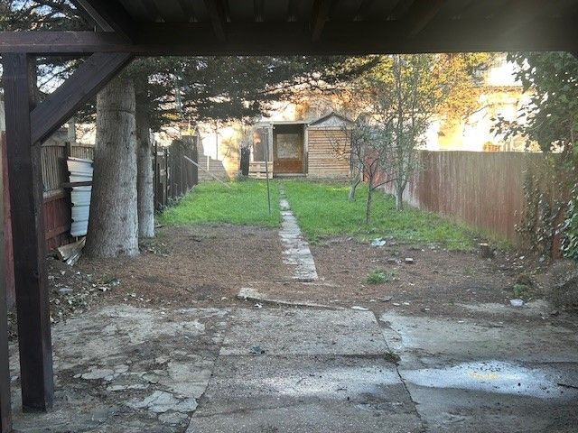 Property photo 2 of 6 Garden