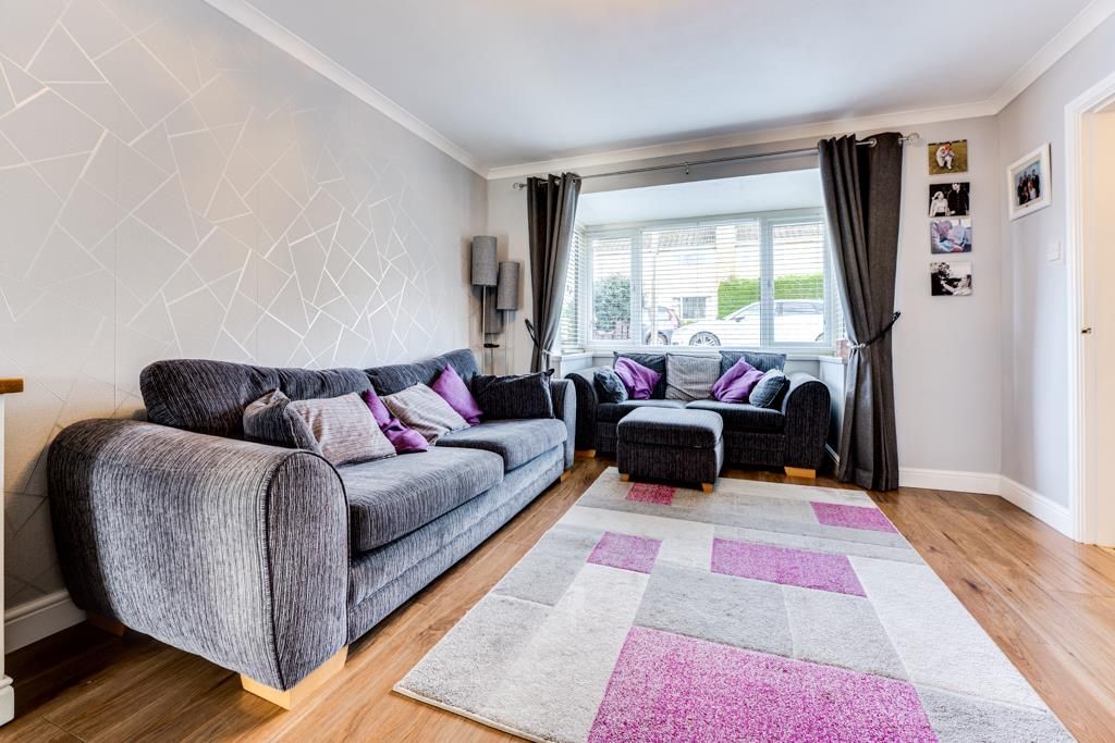 Property photo 2 of 26 8 Newton Road, Barton Seagrave-4.Jpg