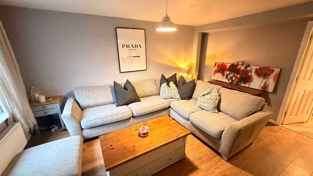 Property photo 3 of 20