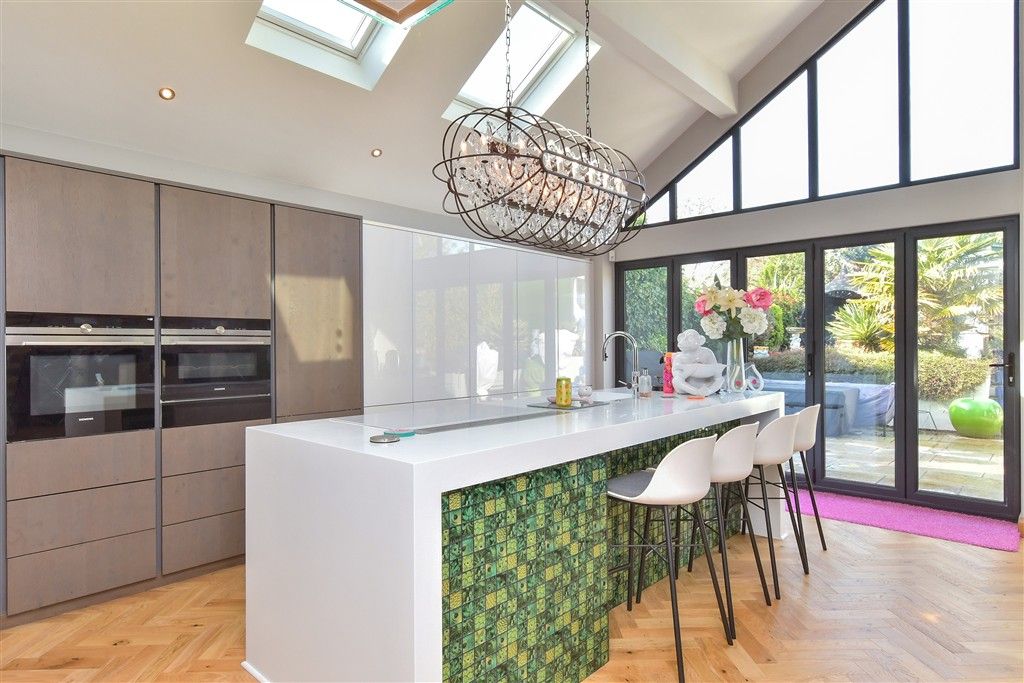 Property photo 3 of 15 Kitchen/ Lounge