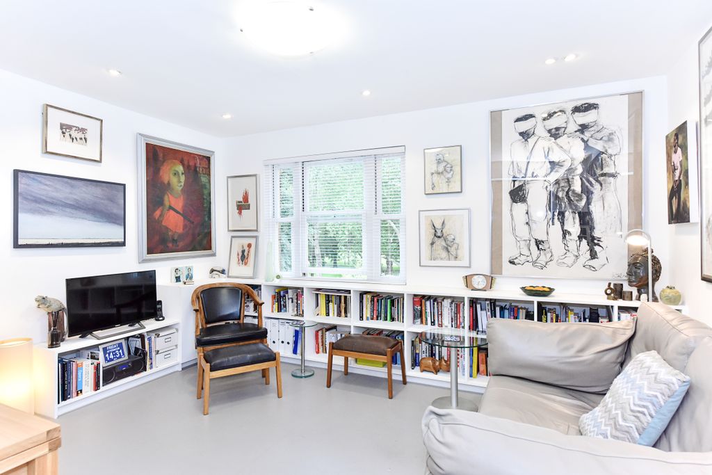 Property photo 3 of 19 Tysson House-7