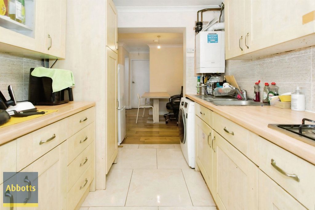 Property photo 3 of 5