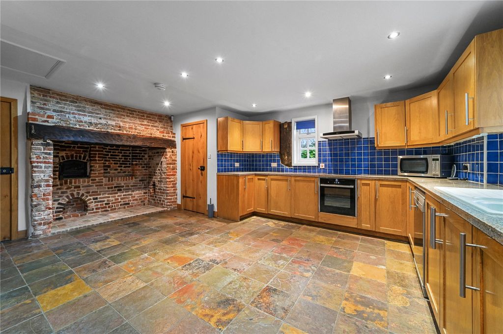 Property photo 2 of 33 Picture No. 41