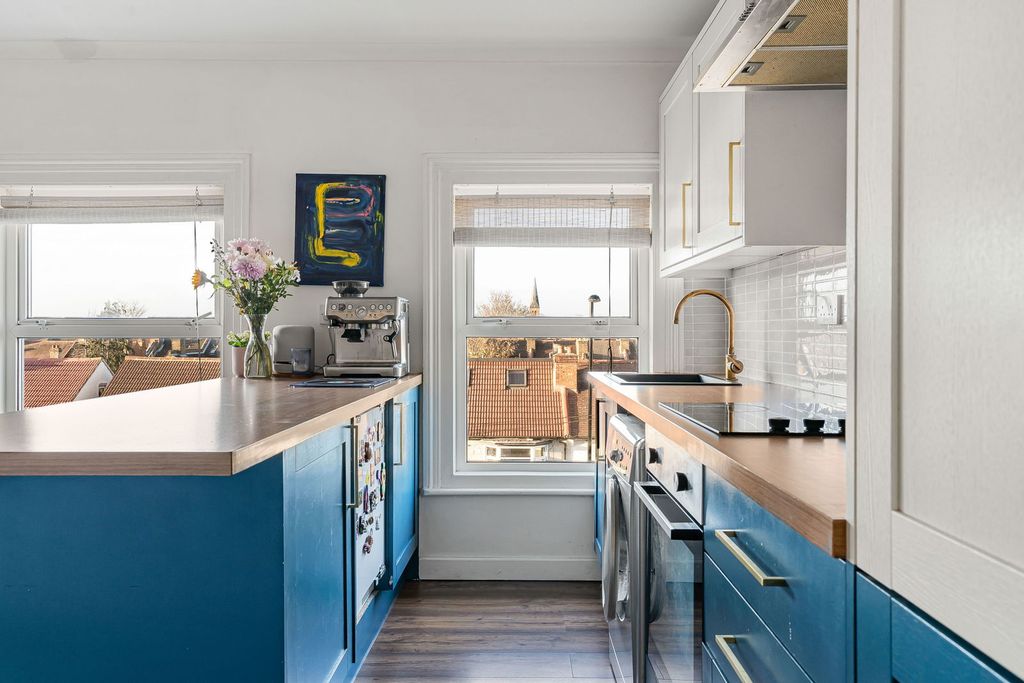 Property photo 2 of 13