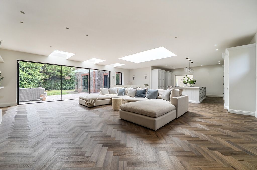Property photo 2 of 28 12-6Ab26467Aebef-...