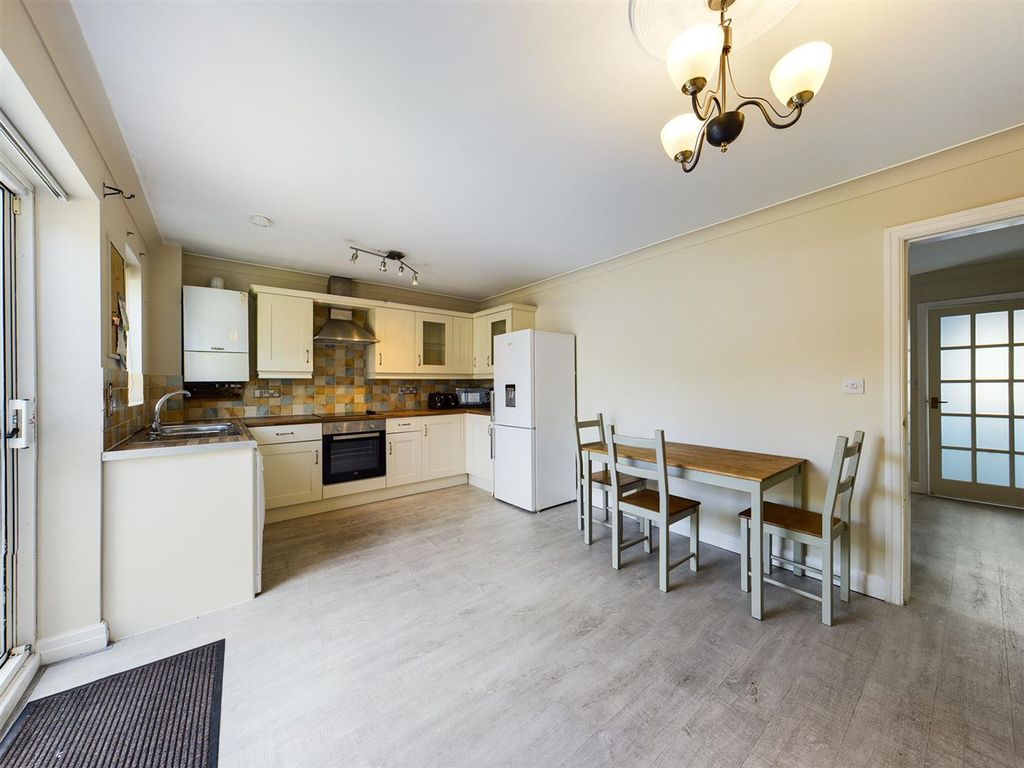 Property photo 3 of 14 Kitchen Diner