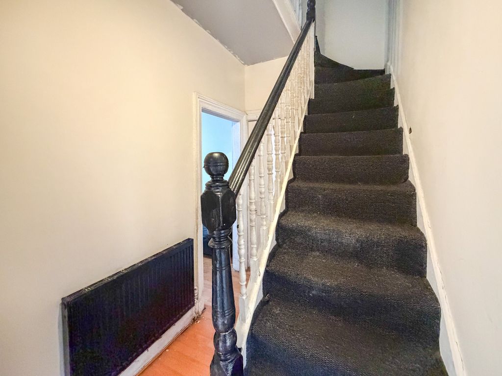 Property photo 3 of 12 Hallway