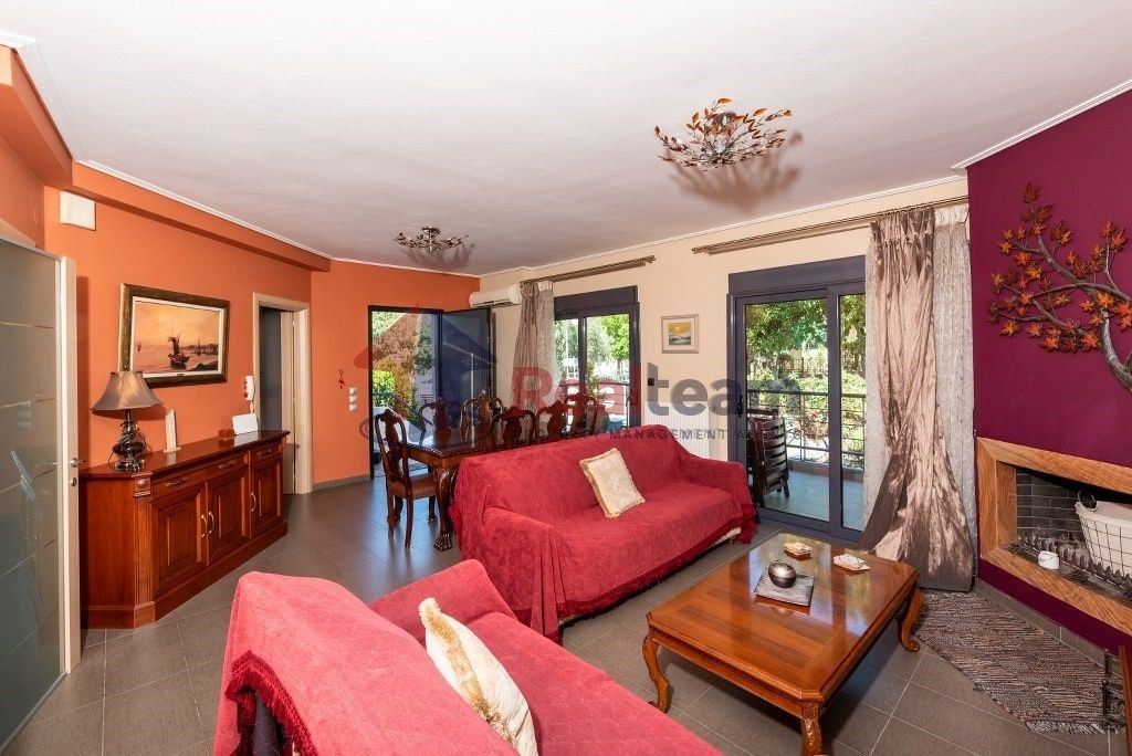 Property photo 2 of 25