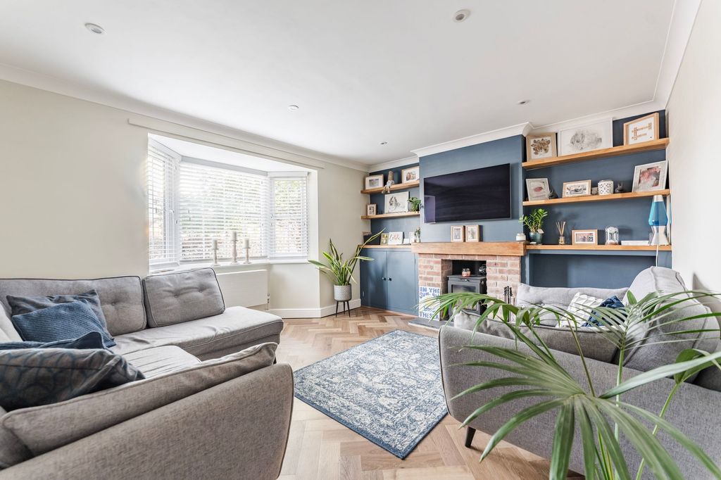 Property photo 2 of 23