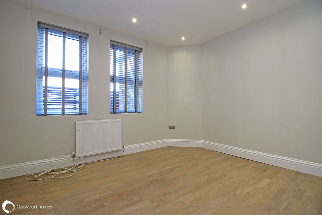 Property photo 3 of 17 Picture 3