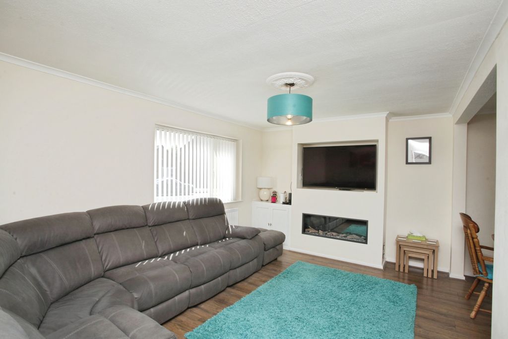 Property photo 3 of 15 Living Room