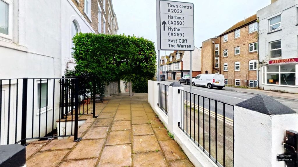 Property photo 3 of 48