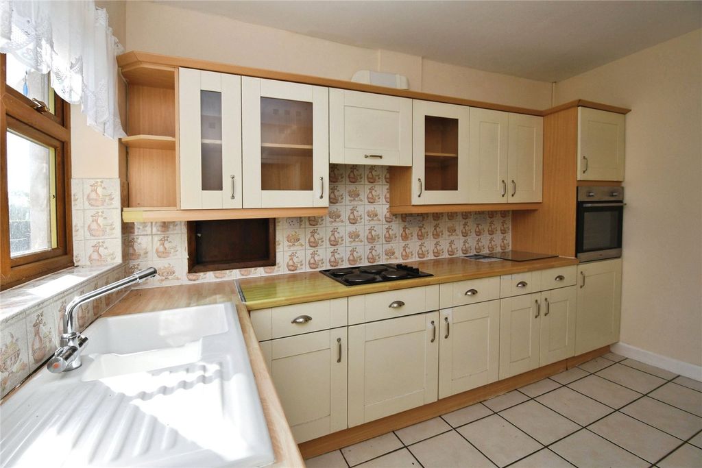 Property photo 3 of 23 Picture No. 06