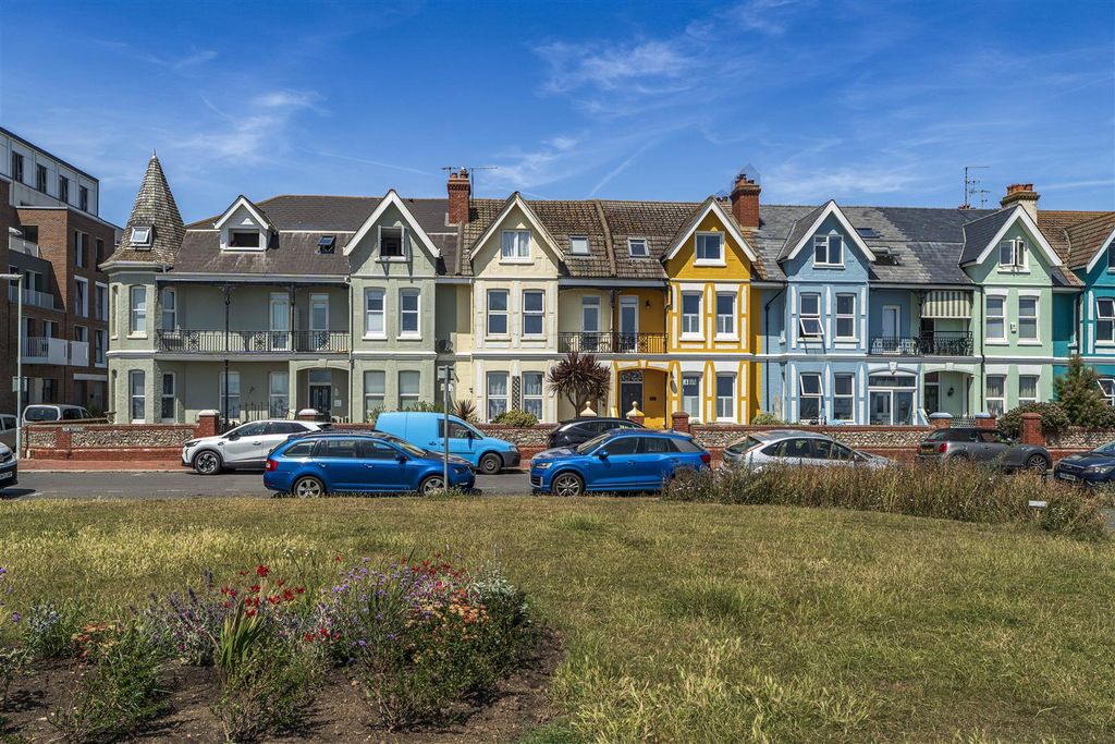 Property photo 1 of 25 Flat 1, 3 New Parade Final-8.Jpg