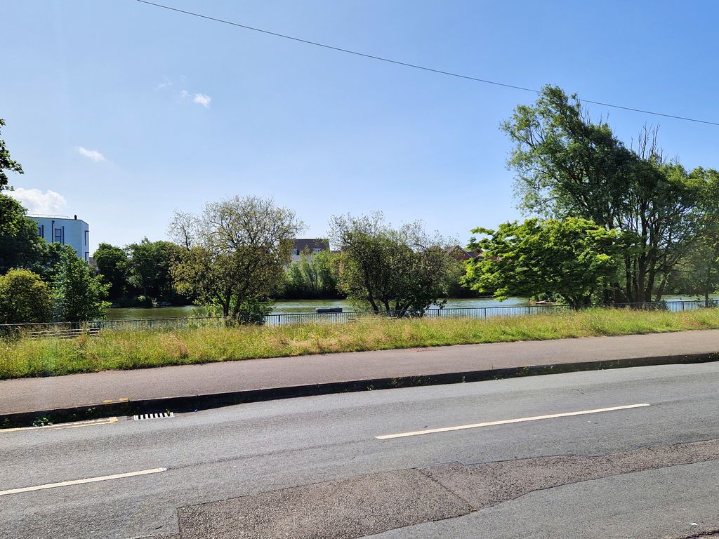 Property photo 2 of 11