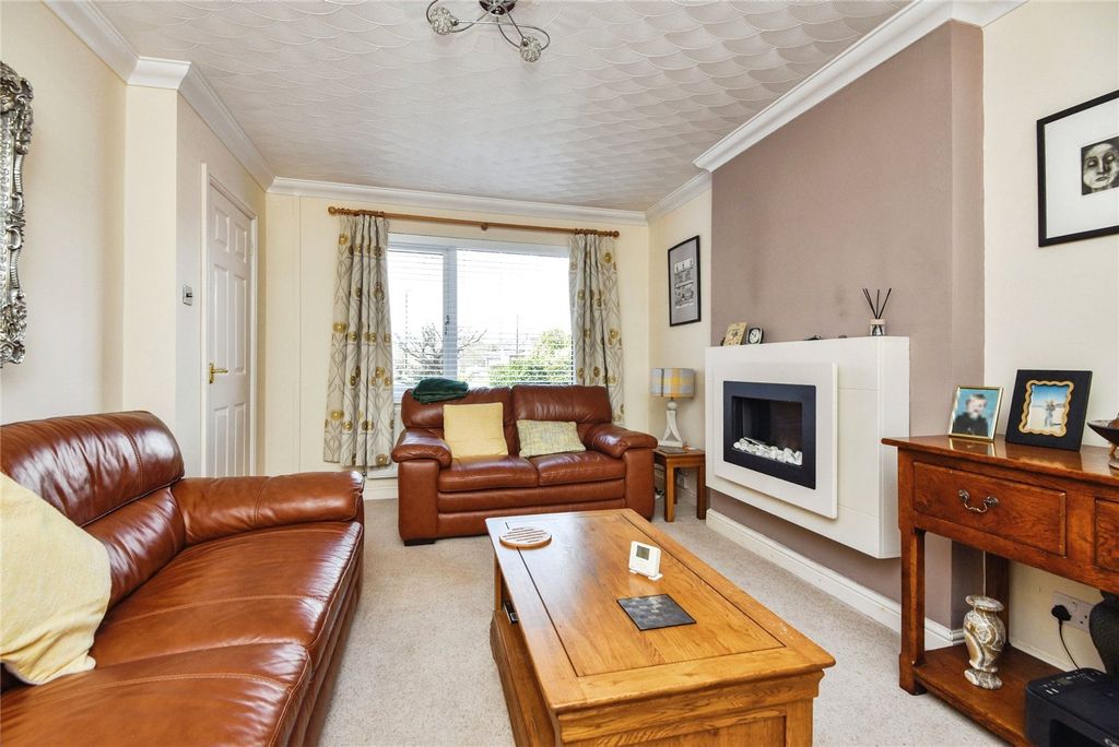 Property photo 2 of 19 Living Room