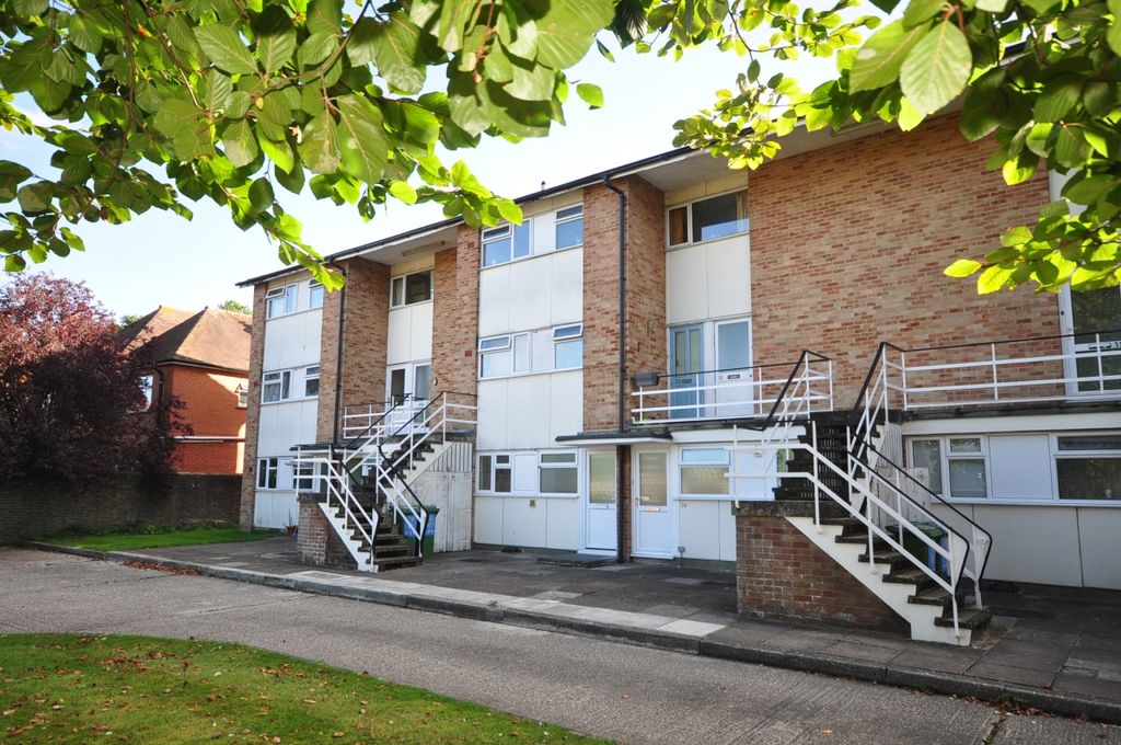 Property photo 1 of 6 050