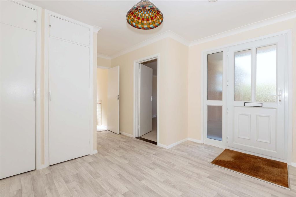 Property photo 3 of 16 Windermere Crescent_9.Jpg