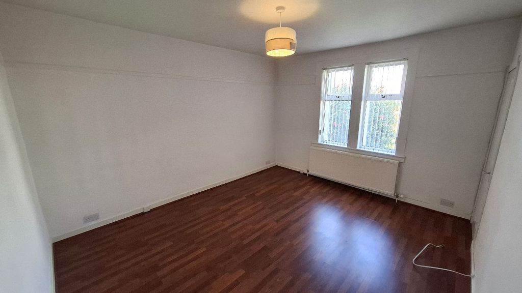 Property photo 3 of 8 Living Room
Bright Spacious Living Room Freshly P