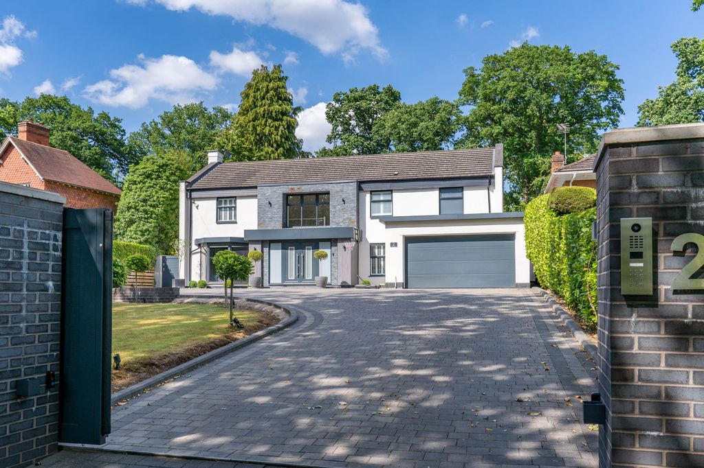 Property photo 1 of 34