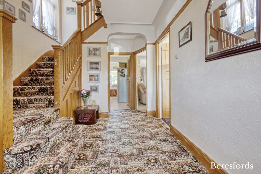 Property photo 2 of 29 Picture No. 16