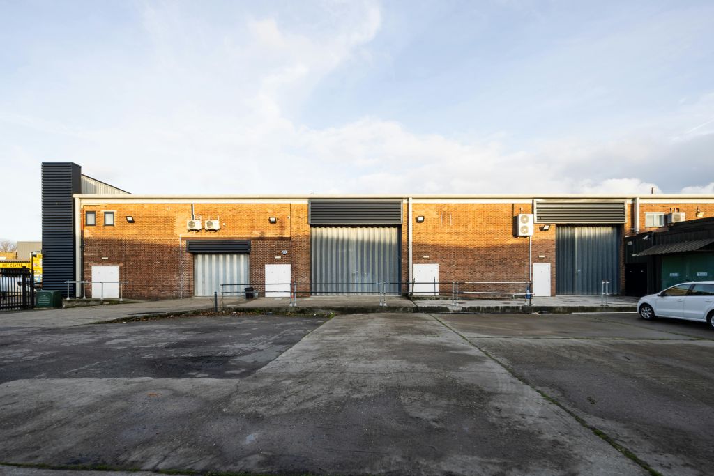 Property photo 2 of 8 Park Royal Studios 20.Jpg