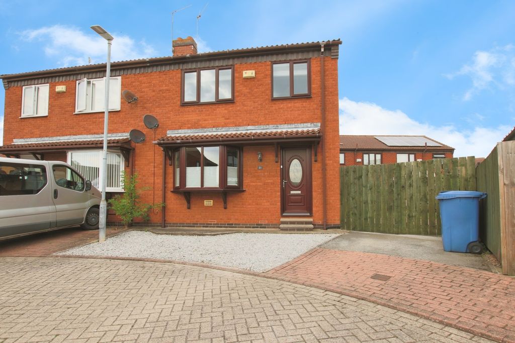 Property photo 1 of 12 4385562