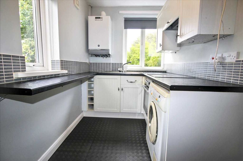 Property photo 2 of 5 Kitchen