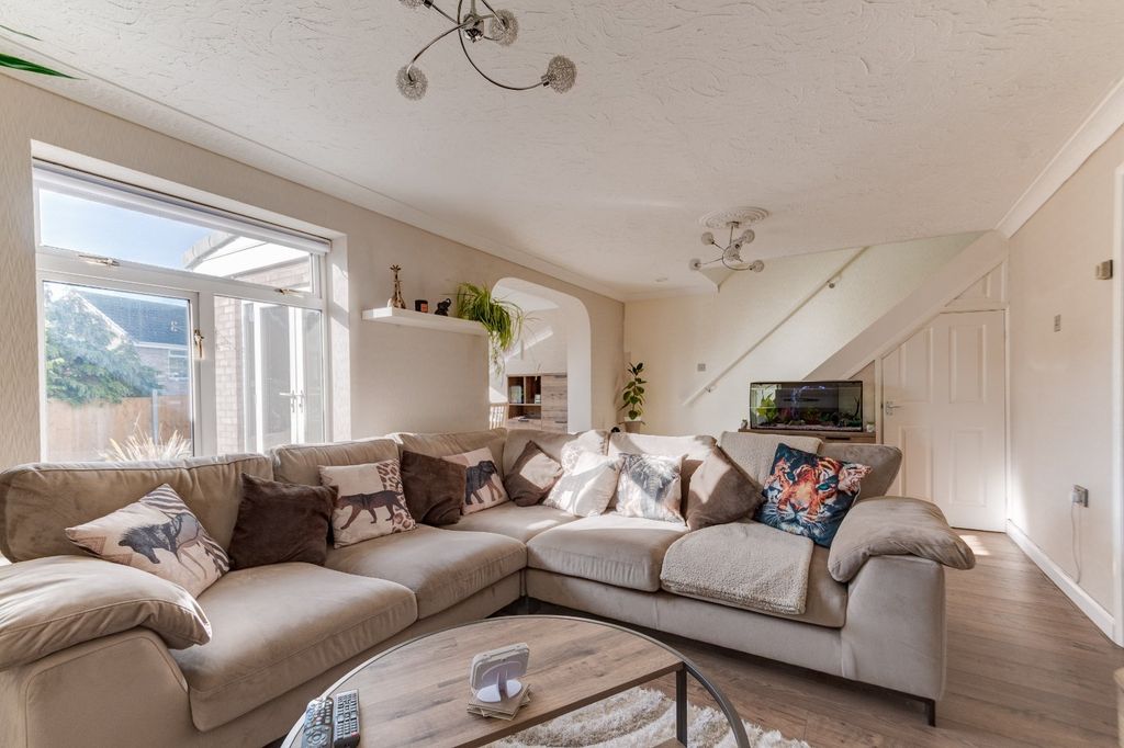 Property photo 3 of 16 Picture No. 11