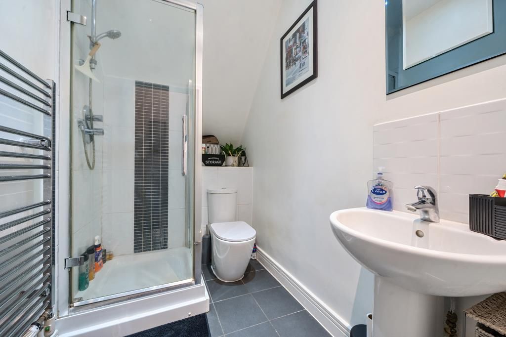 Property photo 3 of 20 Bathroom