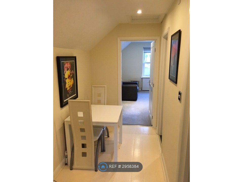 Property photo 2 of 10 Hallway Reception