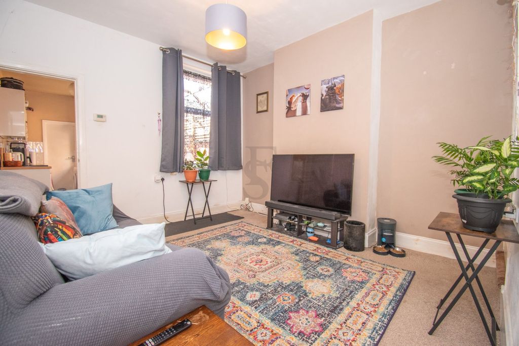 Property photo 2 of 12