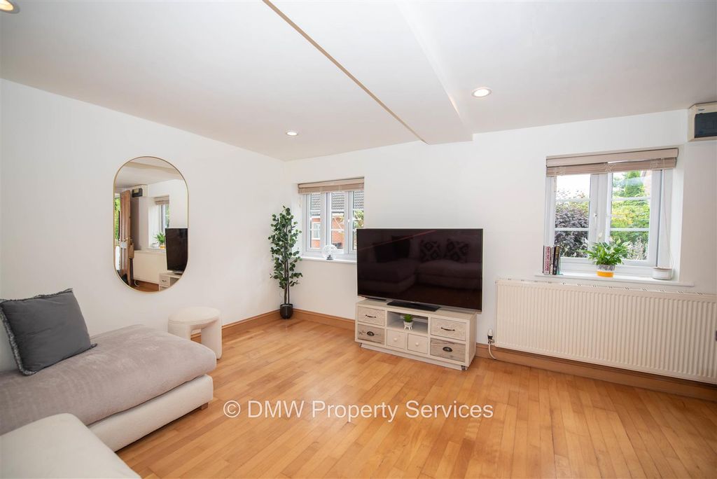 Property photo 3 of 9 Lounge/Kitchen/Diner