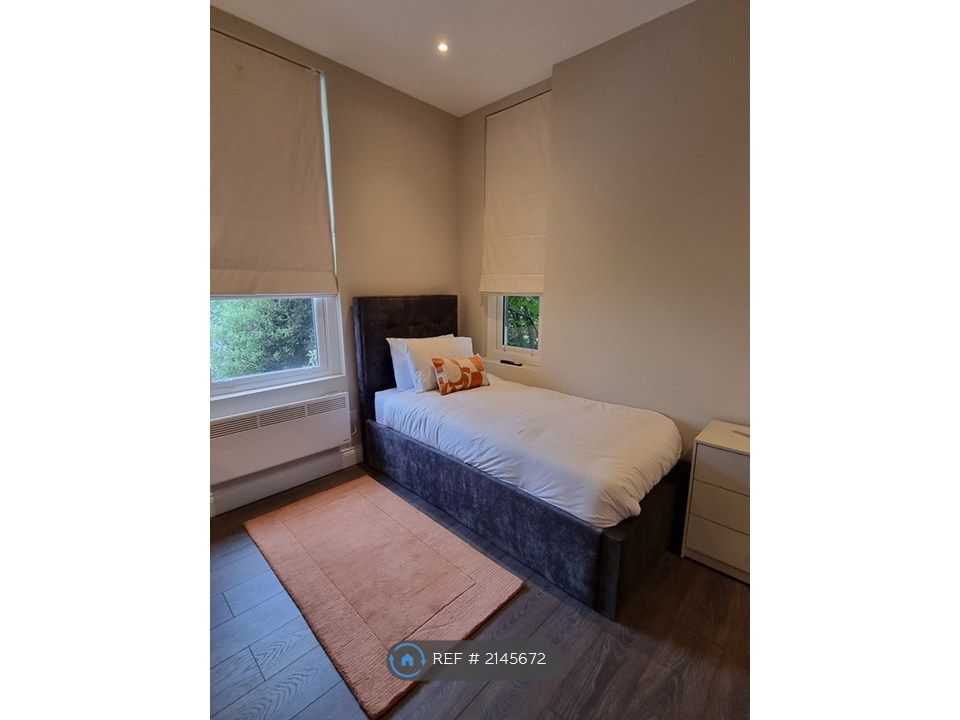 Property photo 1 of 7 Single Bed