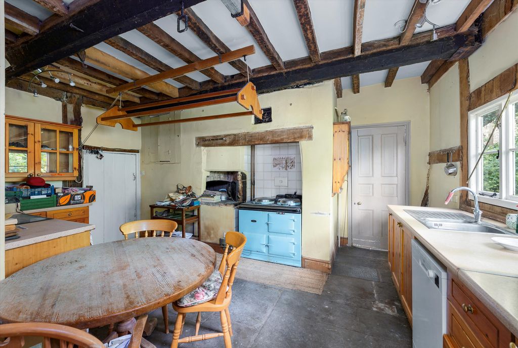 Property photo 3 of 19 Image