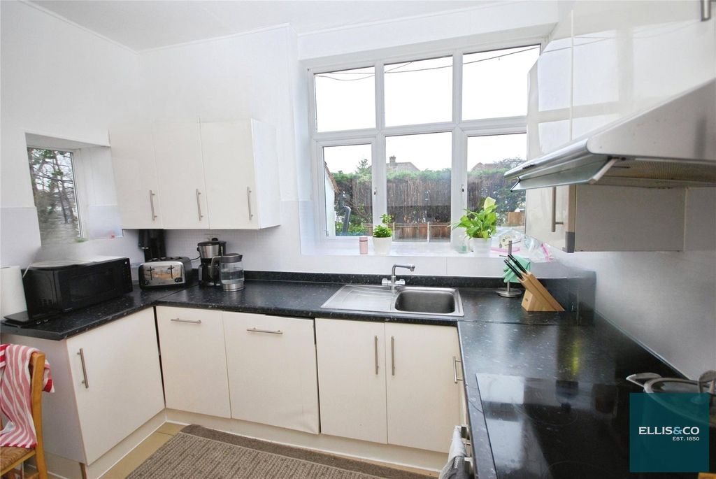 Property photo 2 of 10 Picture No. 18