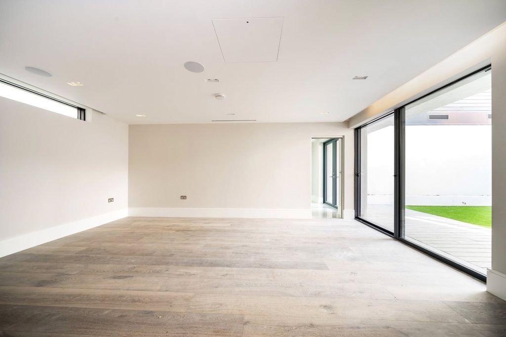 Property photo 2 of 9 Picture No. 02