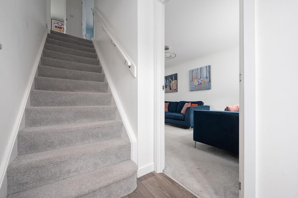 Property photo 3 of 29